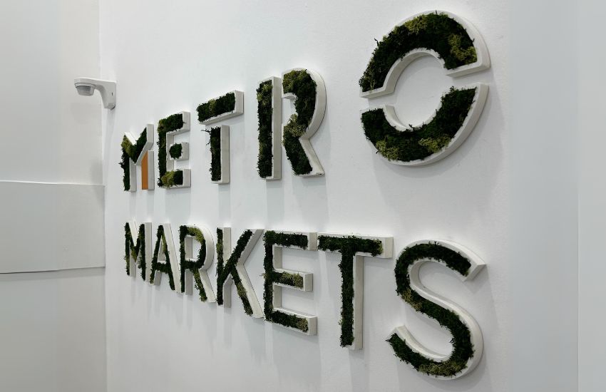 Photo d'une décoration intérieure en lettres végétales